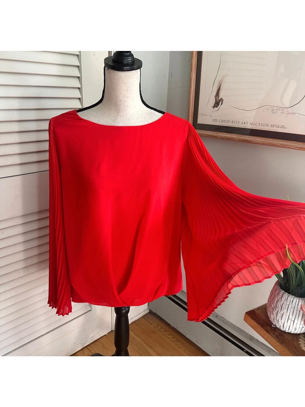 Vince Camuto Blouse Large Red Chiffon Pleated Flare Sleeve Party Cocktails Glam